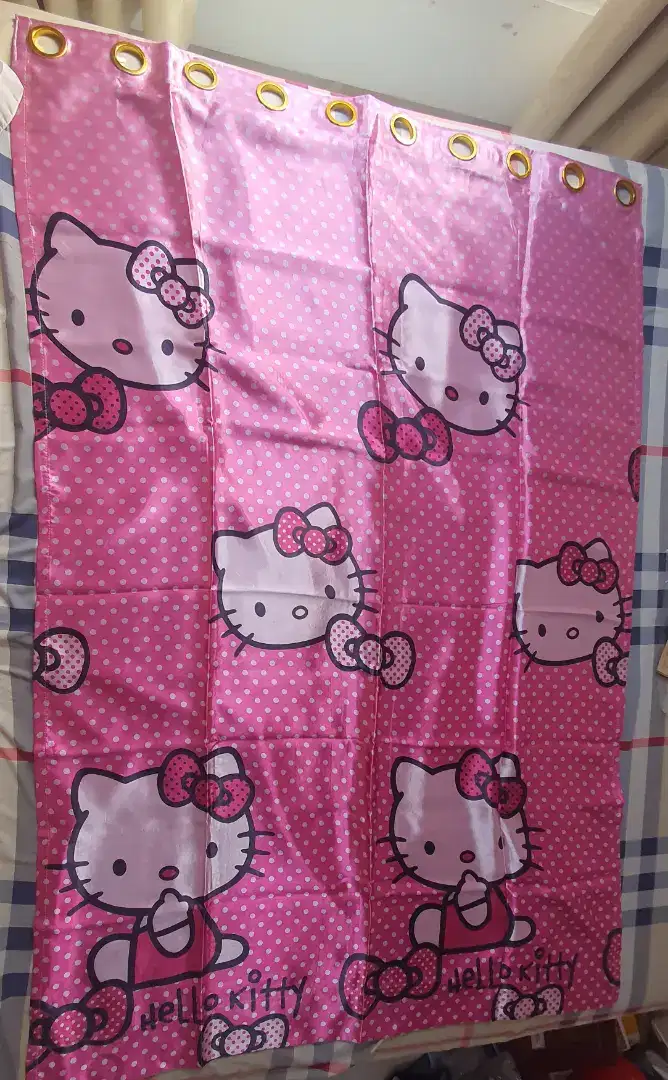 Jual gordyn black out Hello Kitty kondisi ok bgt