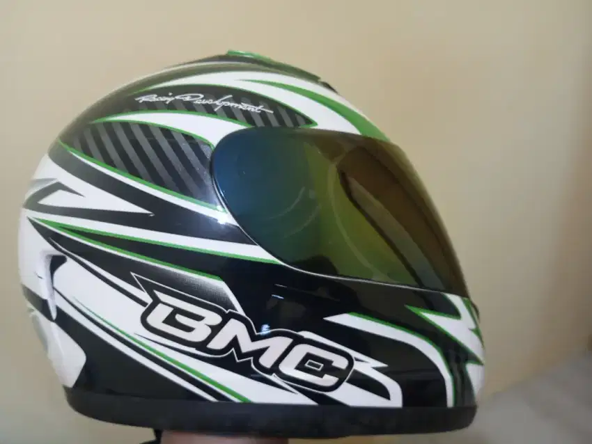 Helm BMC full face warna Putih , Hitam , Hijau ukuran M