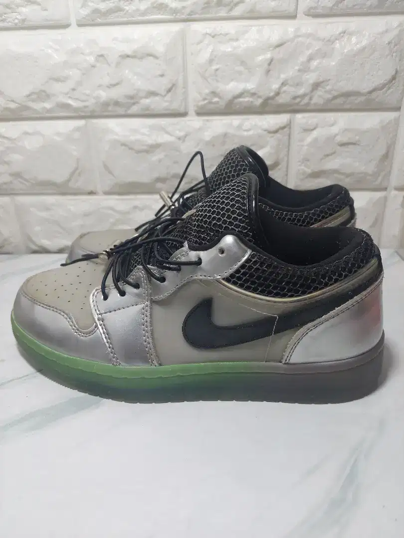 NIKE AIR JORDAN LOW TOGGLE SILVER