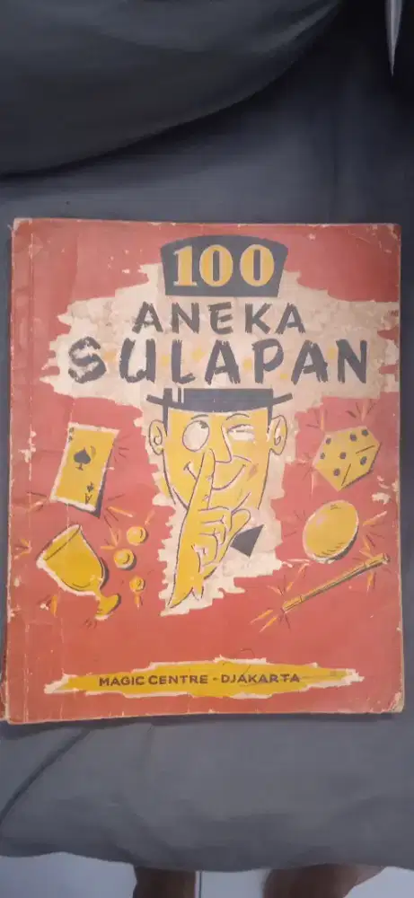 Buku sulap seperti difoto
