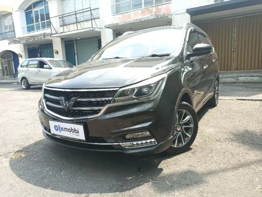 like new - WULING CORTEZ 1.8 L LUX BENSIN M/T 2018 HITAM