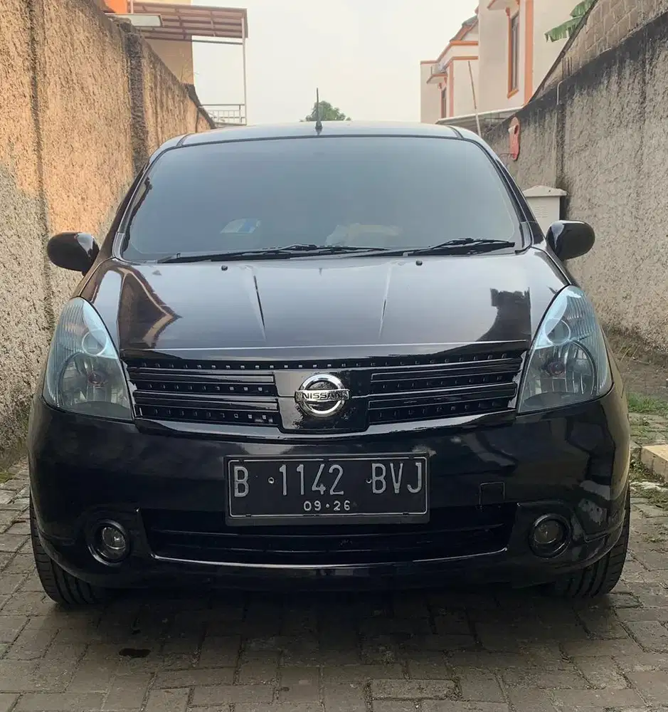Nissan Grand Livina Ulitmate 2010 Matic