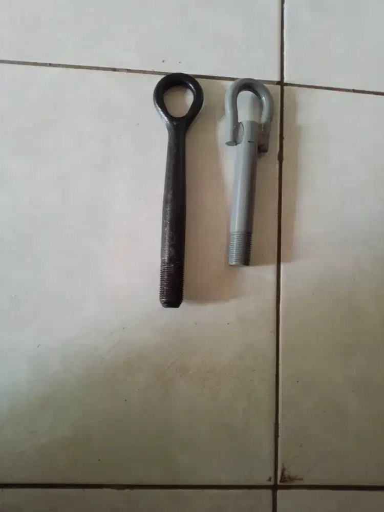 Besi cantolan derek mobil, ada 2pcs model, asli dari dealer, bisa nego