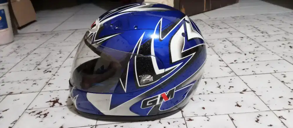 Helm Full Face Merk GM