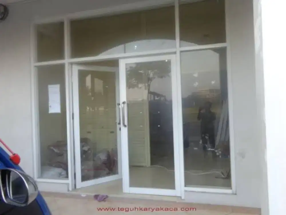 Kusen pintu ruko