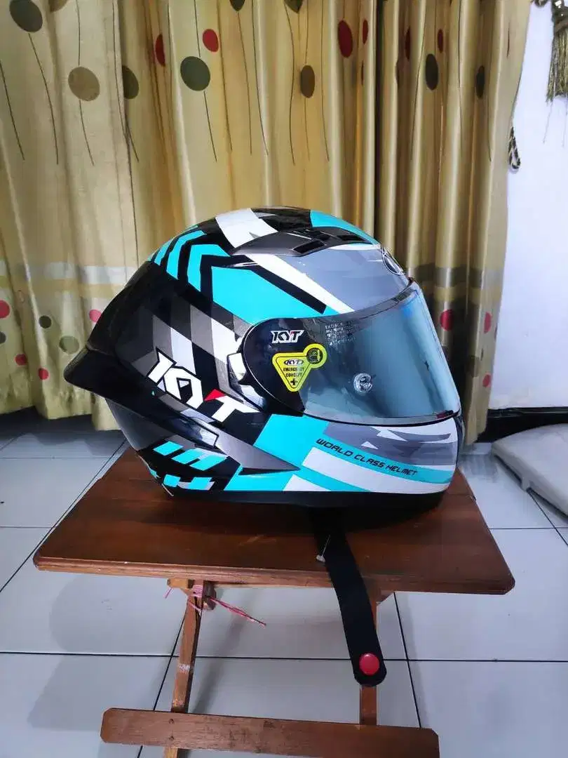 Helm KYT Full Face