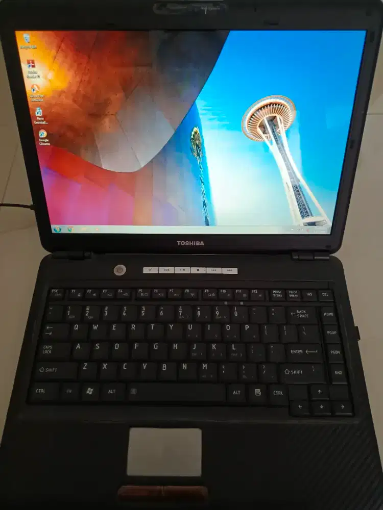 Laptop Toshiba + Banyak Bonus
