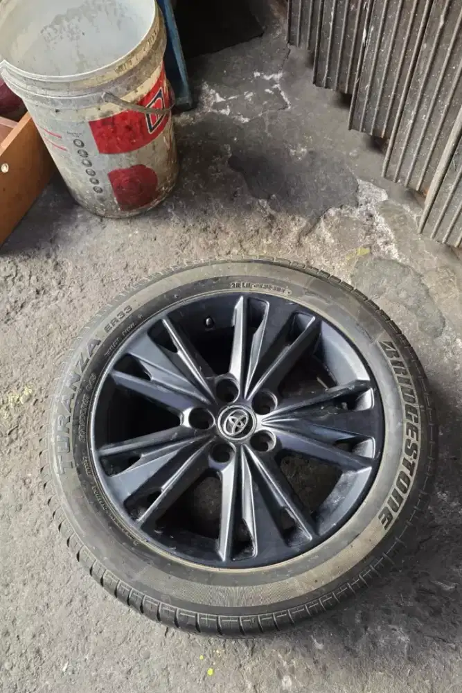 VELG toyota inova venturer ring 17 sama Ban