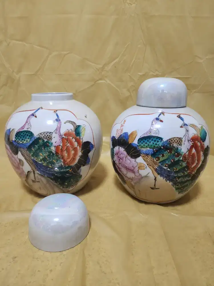 Guci dan vas di jual murah