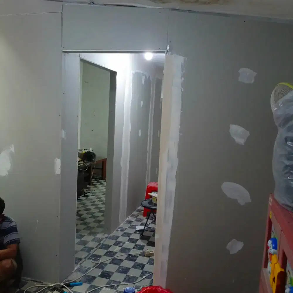 Partisi gypsum dan kaca