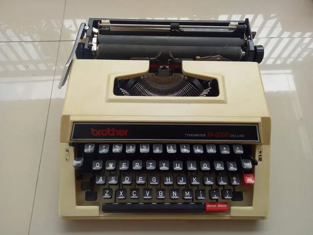 Mesin Ketik Jadul Manual Brother