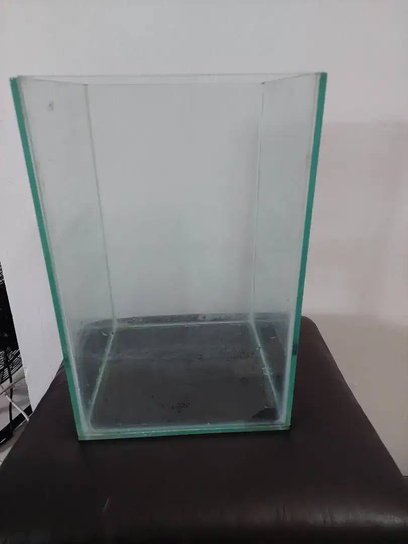 Aquarium ukuran PLT : 20*20*30 cm