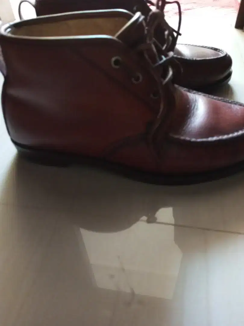 Sepatu kulit import