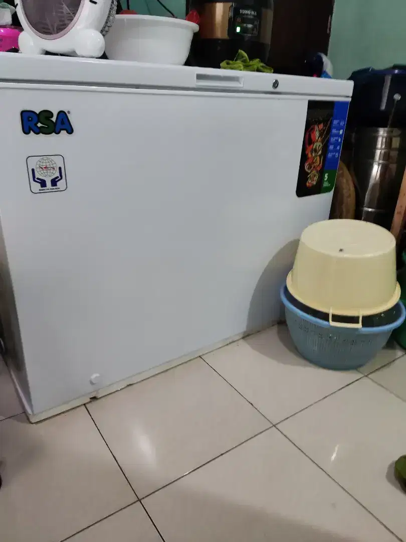 Di jual freezer merk rsa