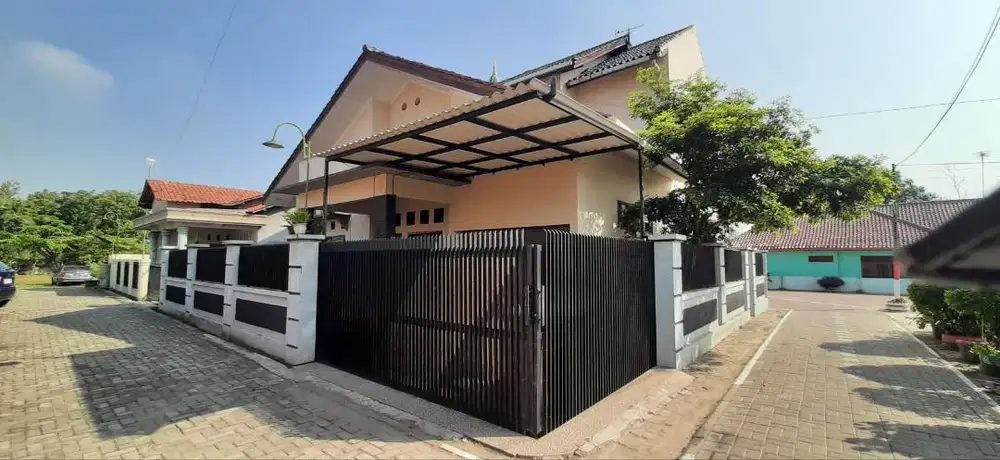 Rumah startegis 2 lantai belakang kampus UNSERA