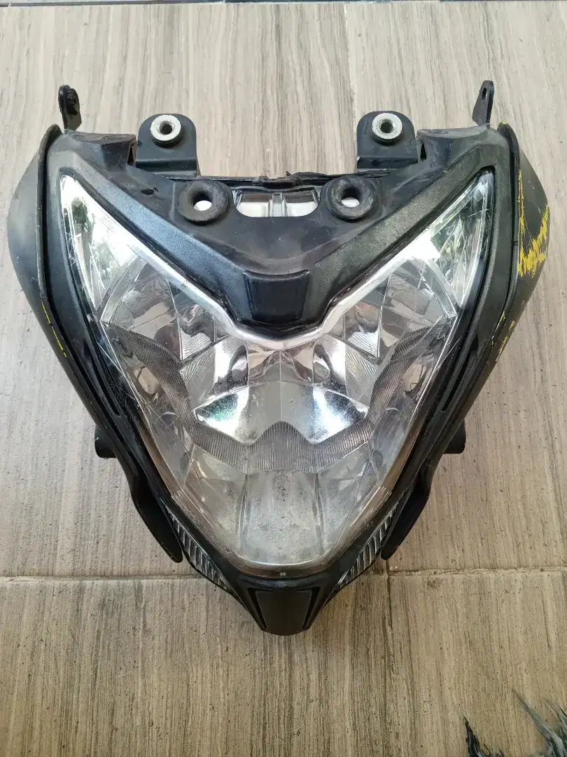 lampu depan Kawasaki Pulsar 200NS orisinil
