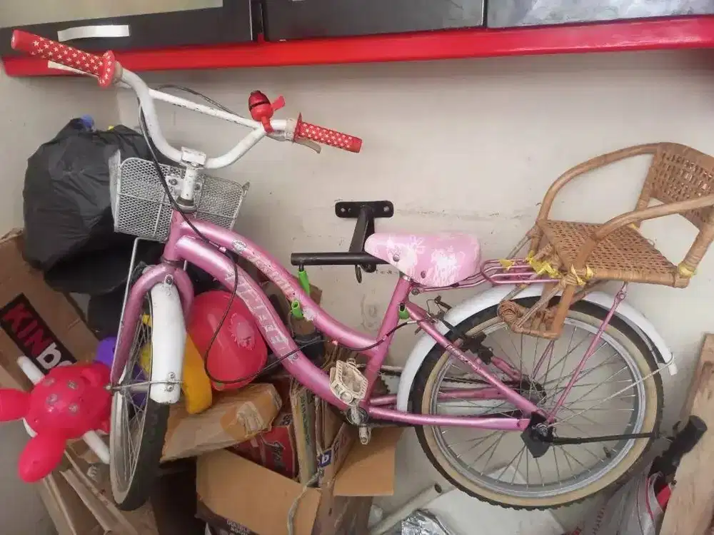 Sepeda Anak warna pink kondisi masih Ok