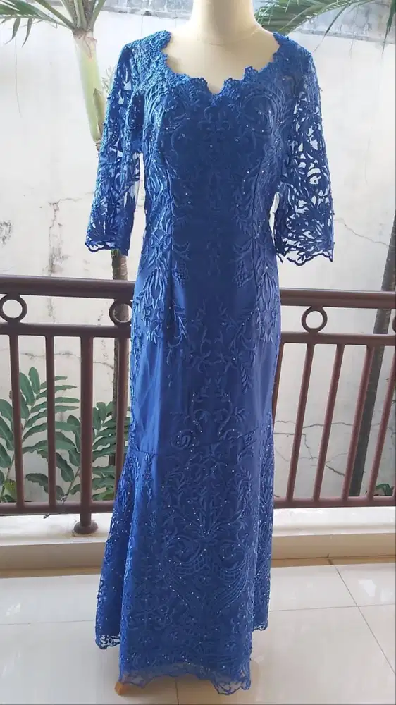 Gaun/terusan Brokat Biru Elektrik Mewah