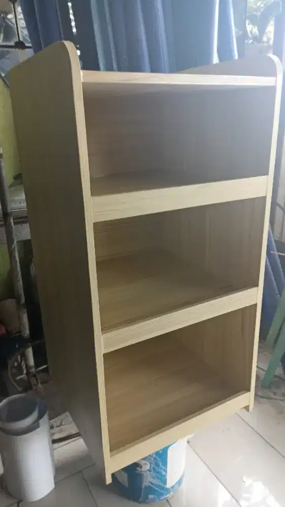 Rak lemari perlengkapan dapur