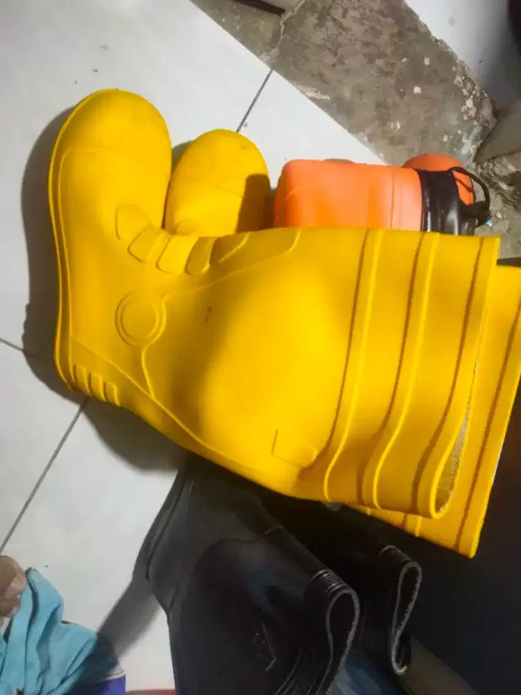 Sepatu boot 2 pcs