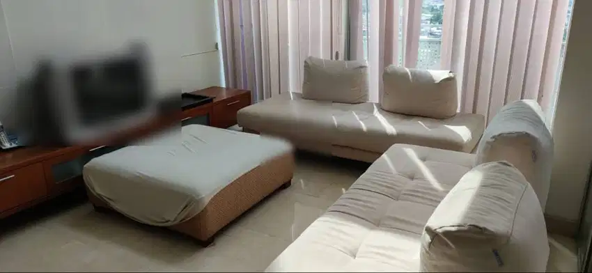 Apartemen Summit Lantai Sedang Bagus View Pool