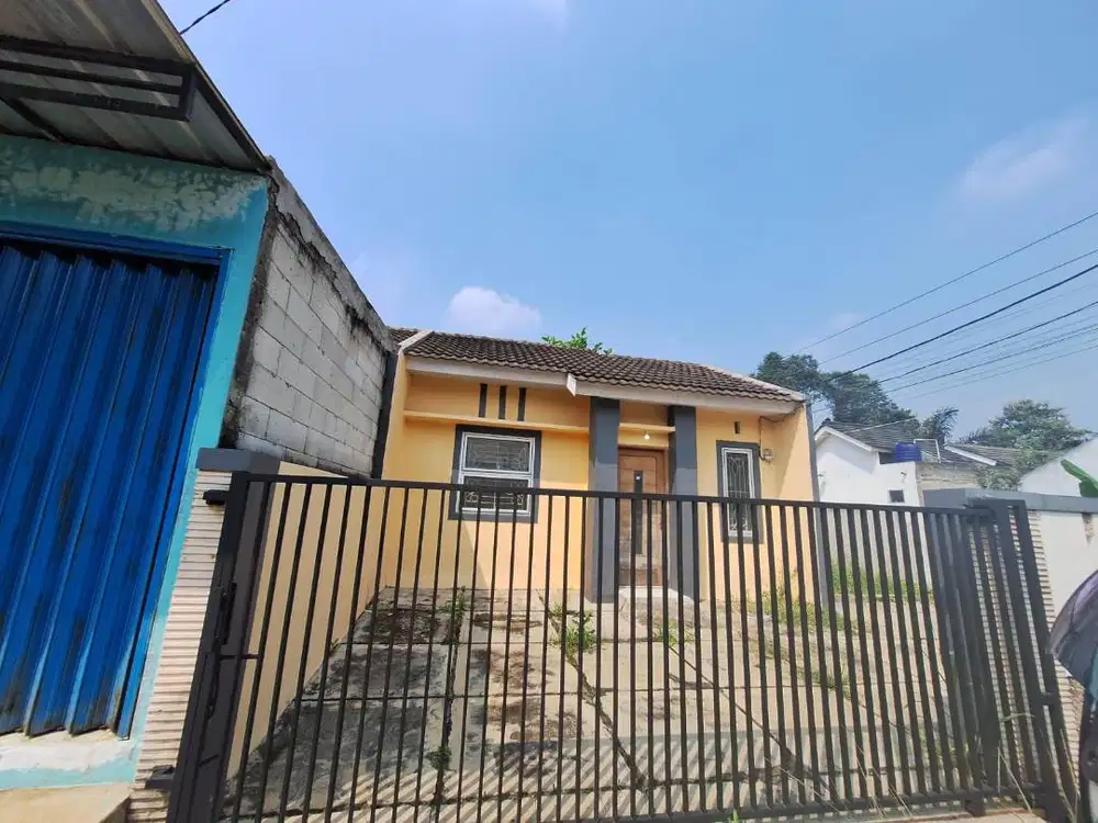 Di kontrakan rumah bulanan di Grand Mulia Mekar Wangi