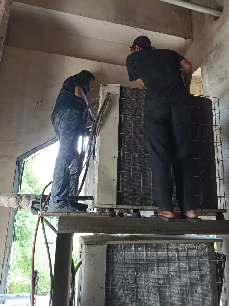 Lowongan Teknisi AC & Knek/Helper