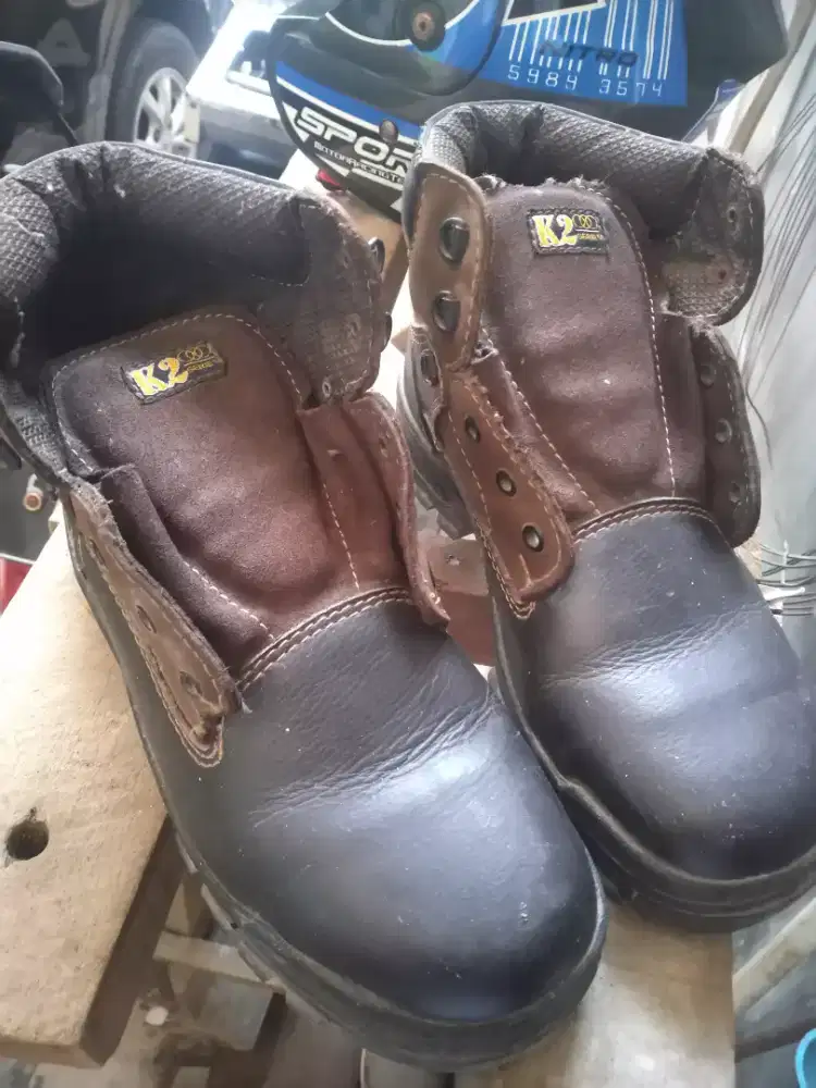 Sepatu kerja/safety K2
