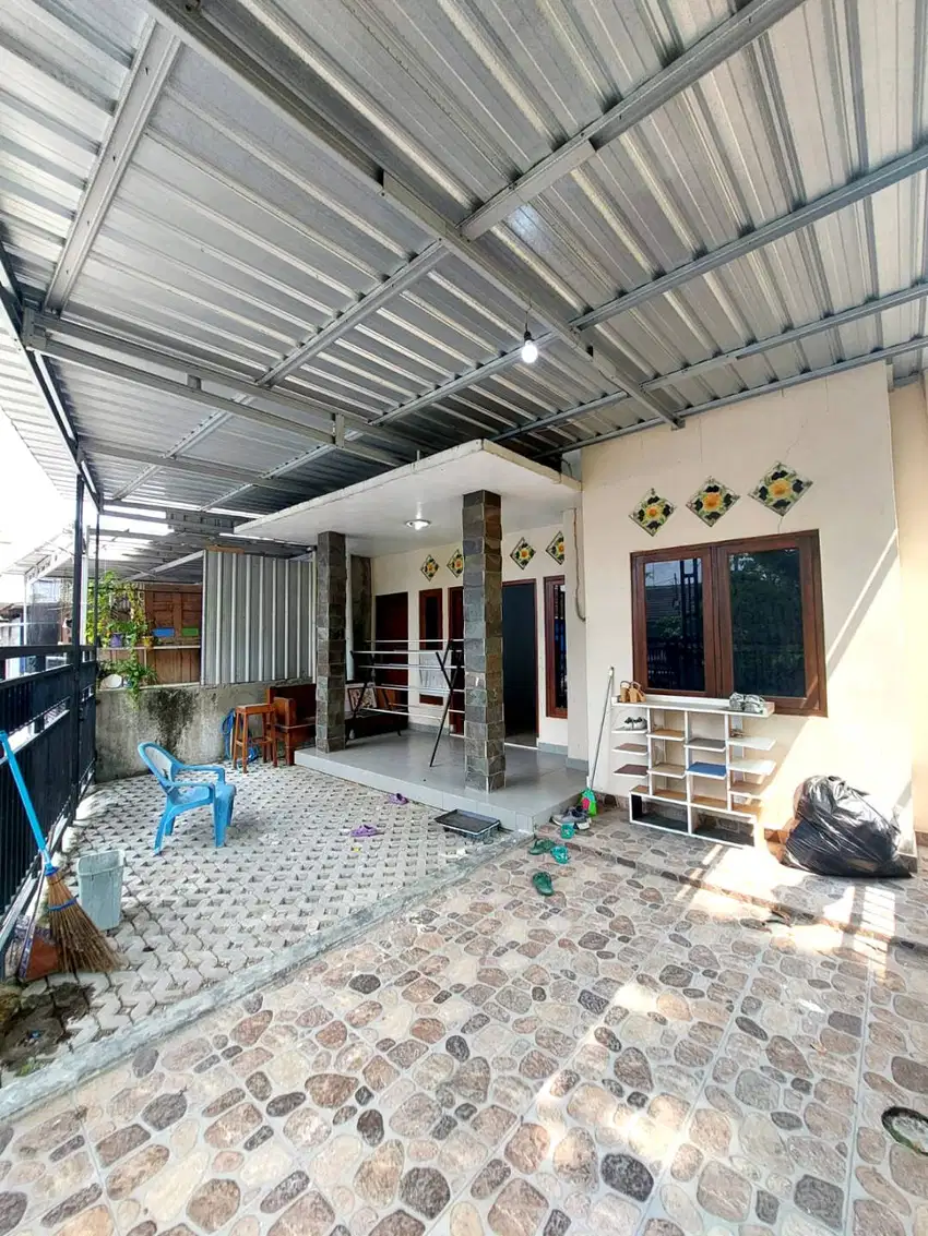 Rumah 2 Lantai Asri di Sanggrahan Purwomartani