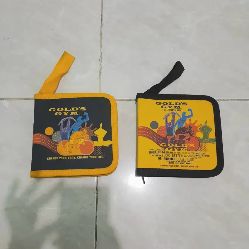 CD case Tempat CD Merk Gold's Gym 2 Buah