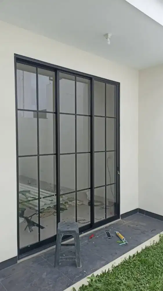 Pintu geser aluminium 3 daun