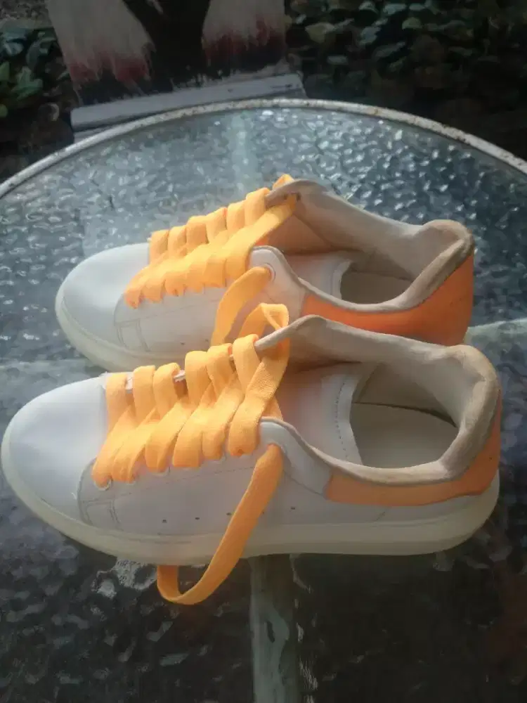 Sepatu Alexander McQueen sz 38(24cm)