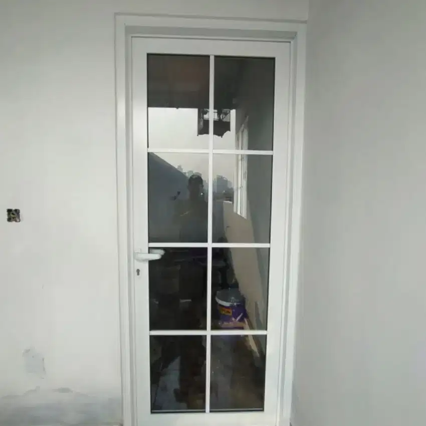 Pintu aluminium kaca