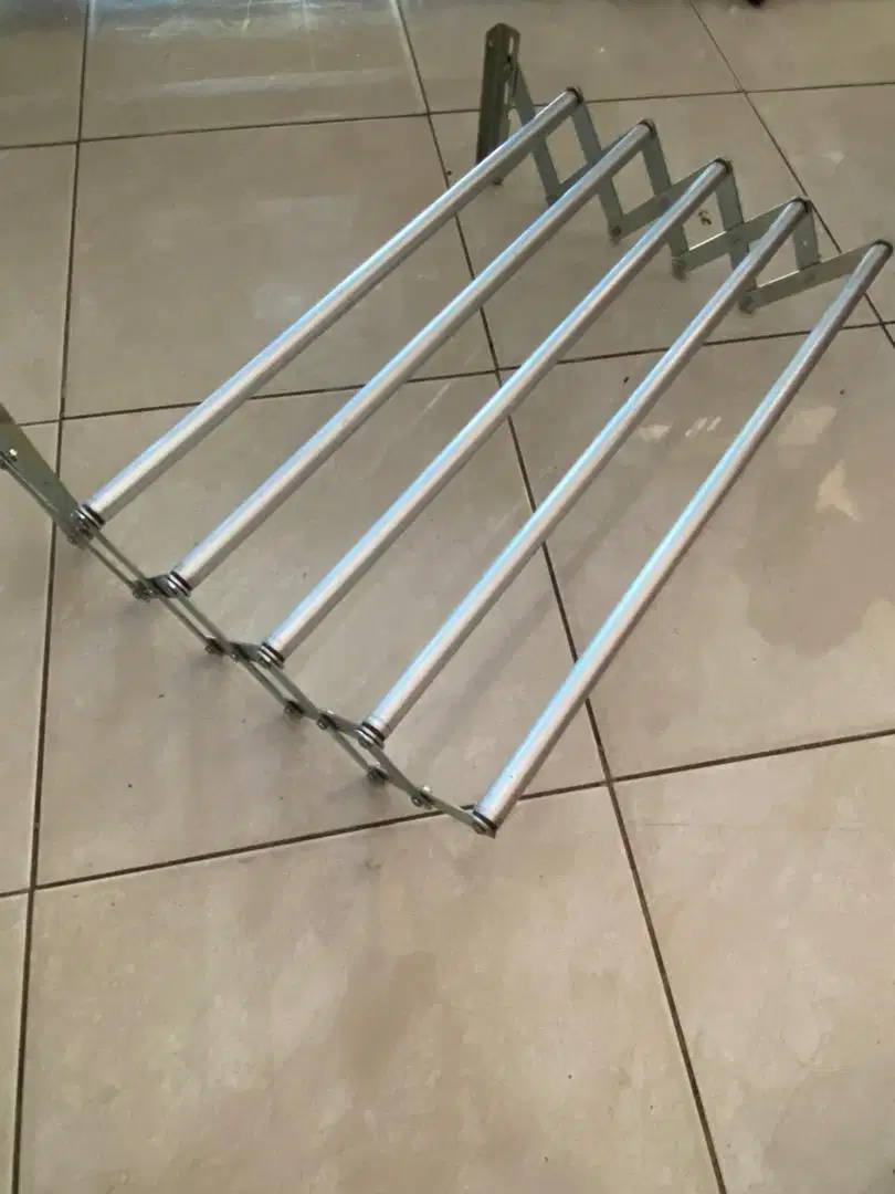 Jemuran Dinding Aluminium