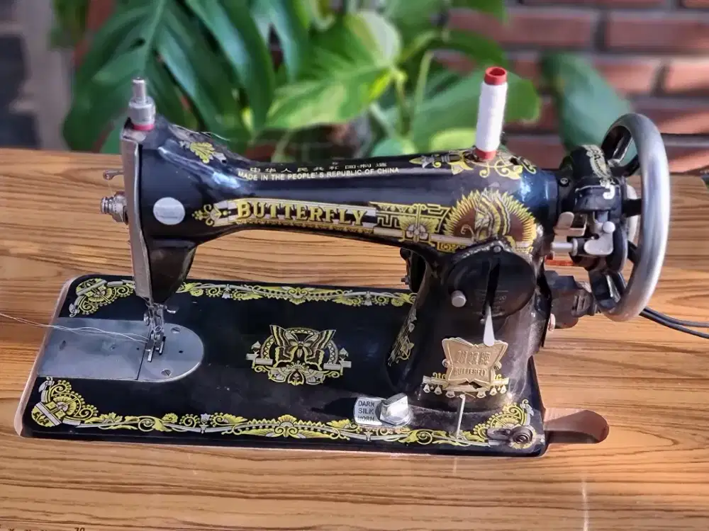 Mesin jahit kepala hitam Butterfly