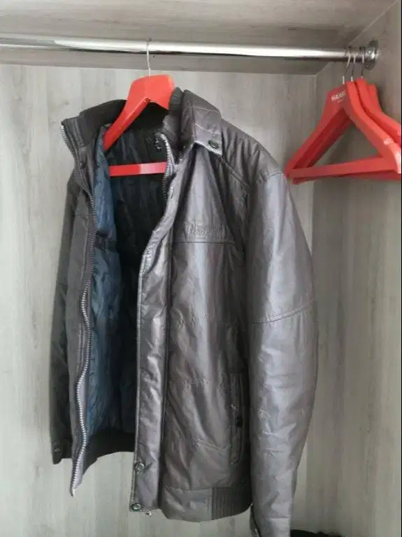 Jaket Pria Warna Coklat Tua