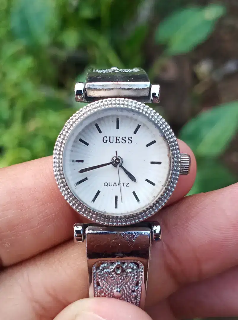 Jam Tangan Guess