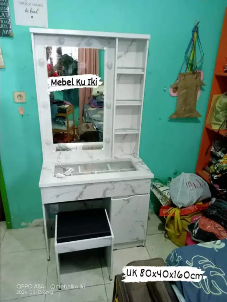 Meja rias lampu,meja kaca rak laci Terlaris murah bisa kirim COD