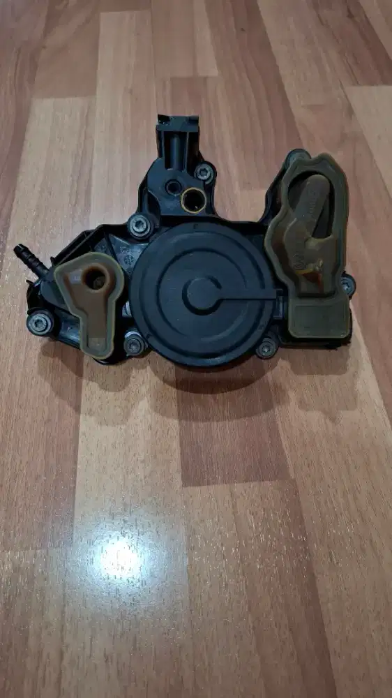 Sparator oil Audi A4 No part : 06K 103 495 J