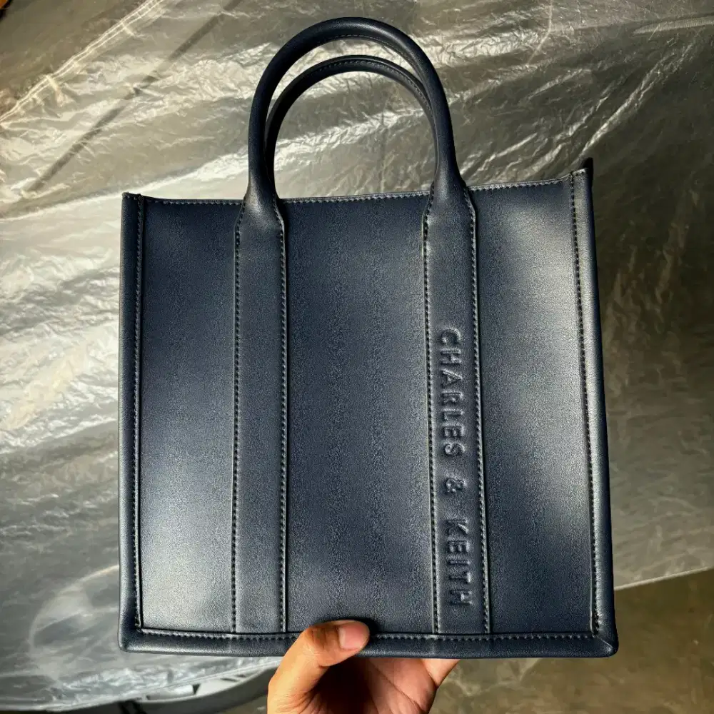 TAS TANGAN & POUCH ORIGINAL CHARLES & KEITH TOTE BAG CLOVER NAVY