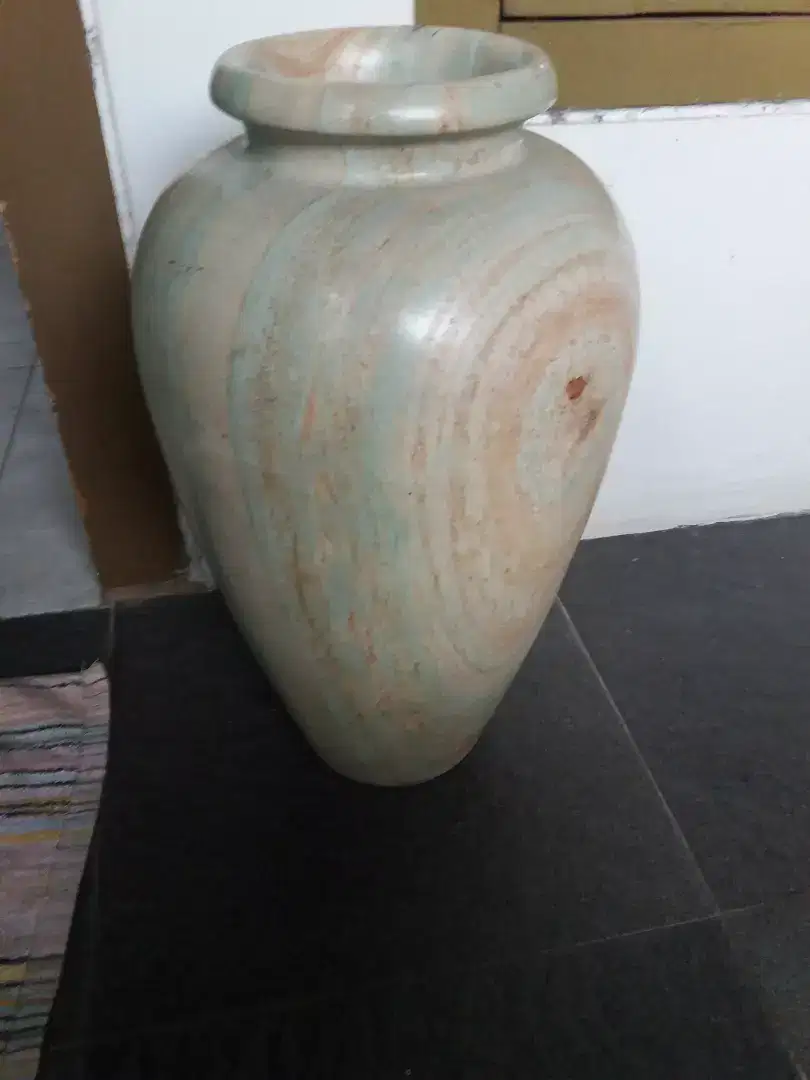 Dijual Guci marmer diameter 20cm tinggi 35 cm