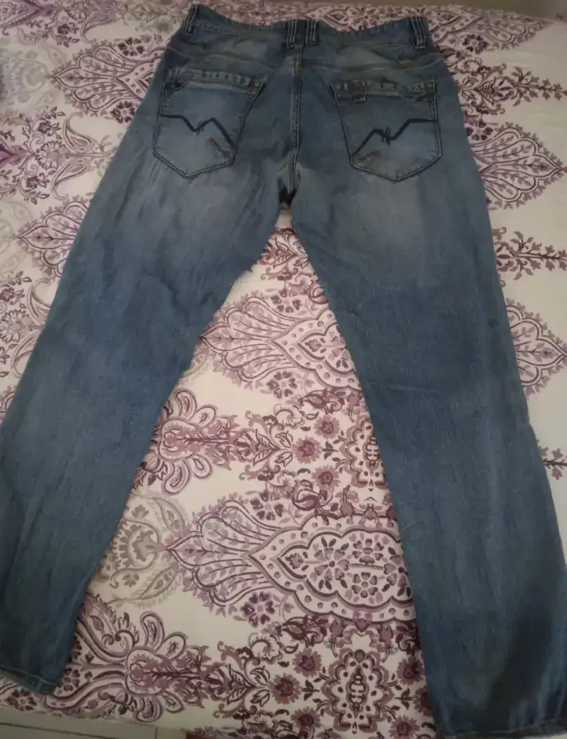 Di jual Celana Jeans merk : EMBA uk : 34.