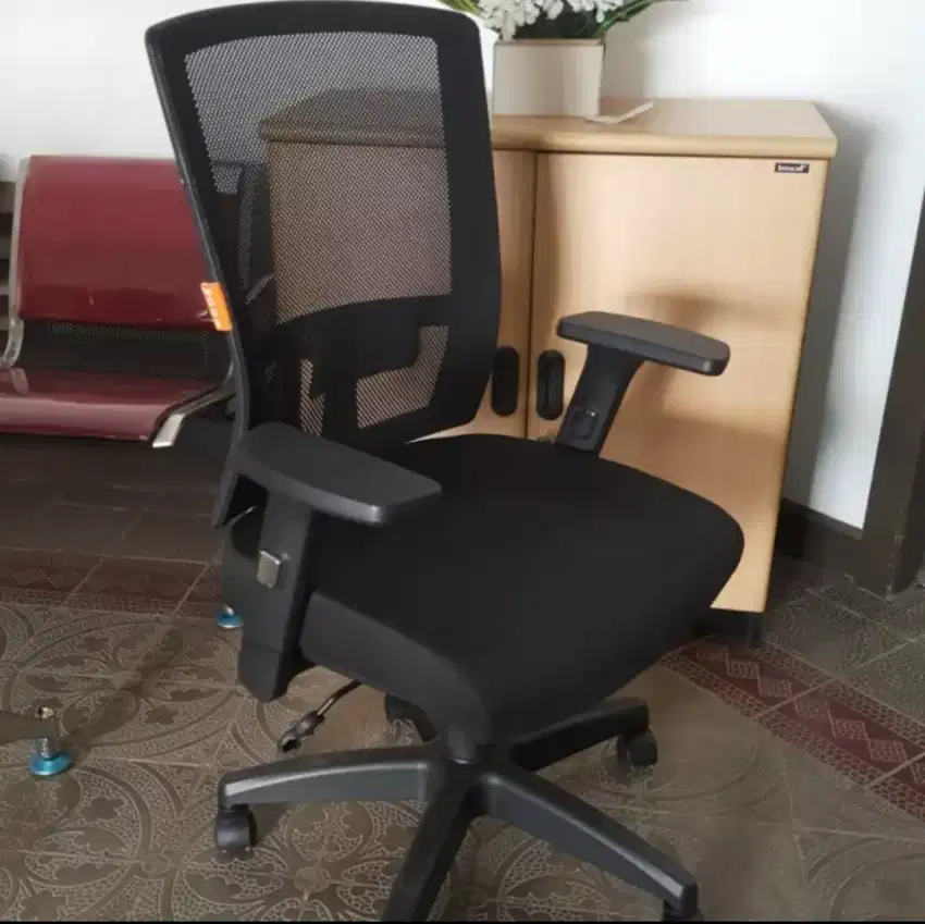 Kursi Kantor Ecos SBM 9601 Hitam