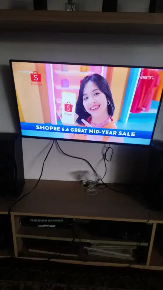 LED TV Toshiba 40 Inch  Gambar Tajam Jernih Normal Like New