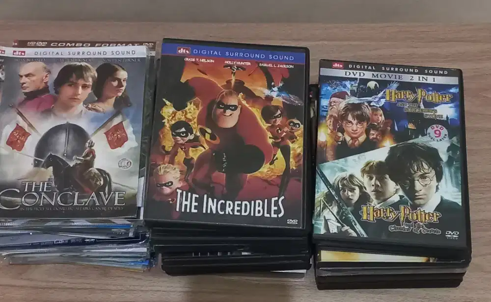 Dijual murah borongan CD atau DVD Film dan musik