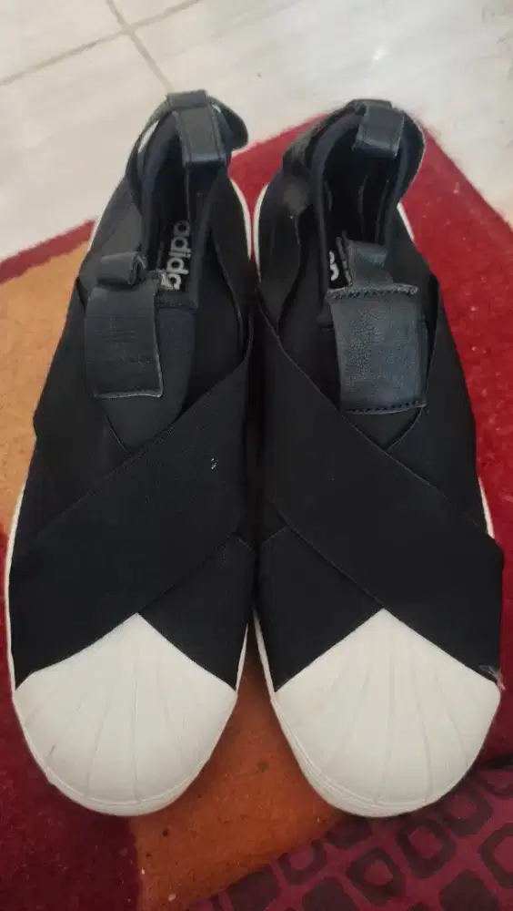 Sepatu Slip On Adidas