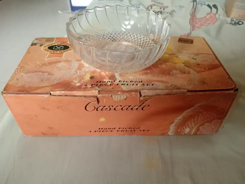 Mangkok kaca merek cascade