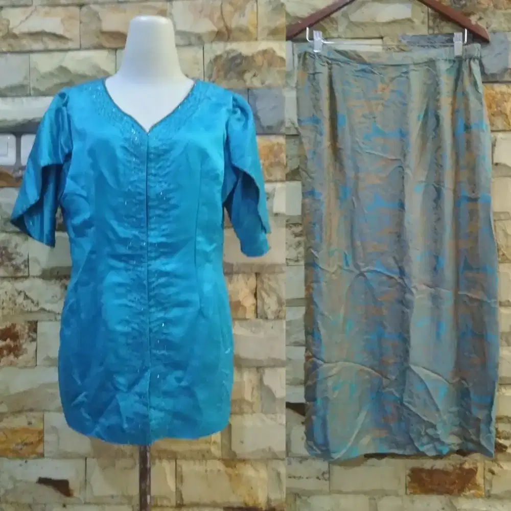 Setelan kebaya tosca