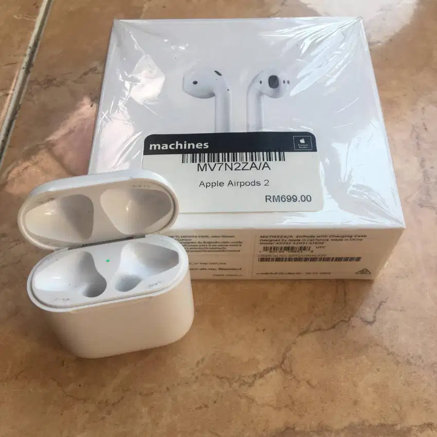 Charging Case Apple AirPods Gen 2 - Preloved