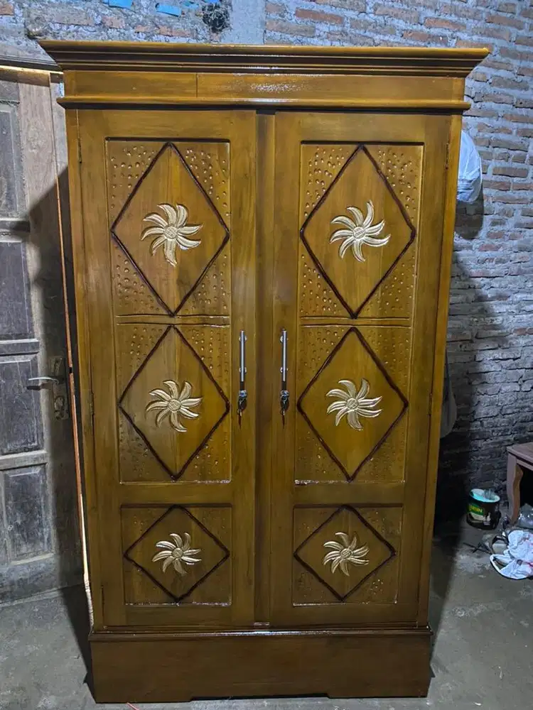 Almari jati 2pintu